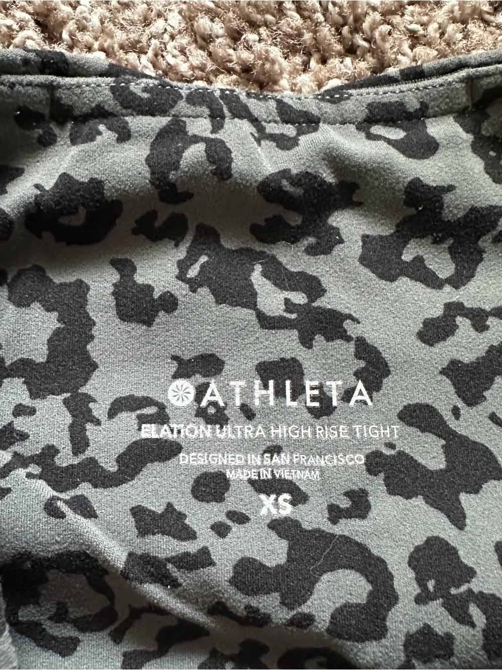 Athleta Elation Ultra High Rise Leopard Leggings XS - Picture 4 of 5